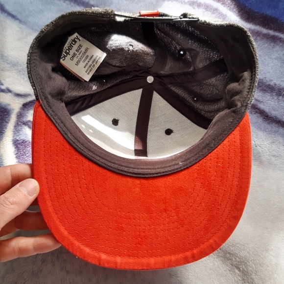 Hat - Picture 3 of 9